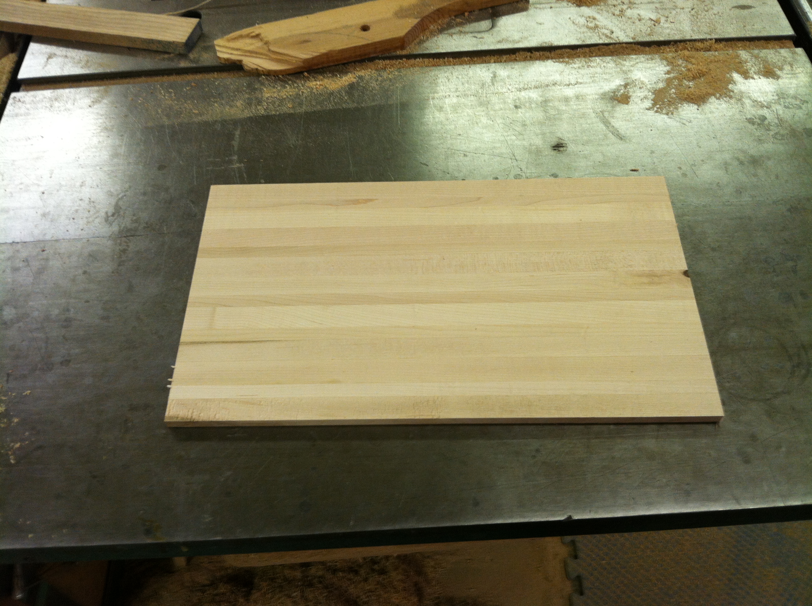 Maple wood glue with squared edges